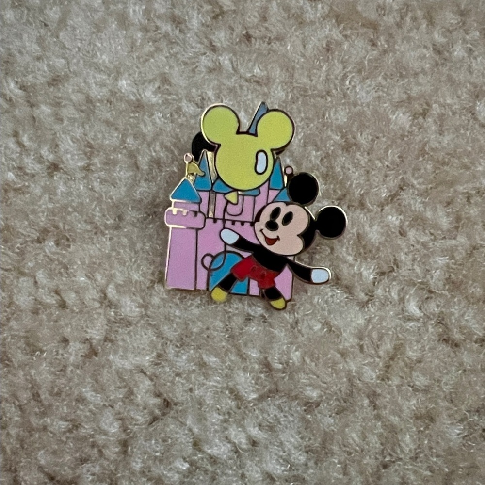 Disney Mickey Mouse Trading Pin